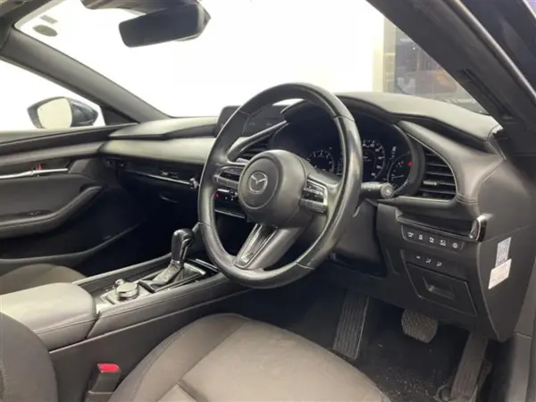 Mazda MAZDA3 Fastback 2.0 X Proactive Touring Selection — photo 8