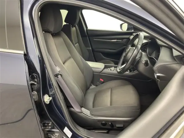 Mazda MAZDA3 Fastback 2.0 X Proactive Touring Selection — photo 9