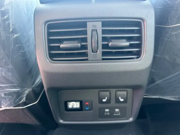 Nissan X-Trail 1.5 G e-4ORCE 4WD with Glass Sunroof, Roof Rails, Genuine Navigation (Shell Blond M/Super Black) — photo 9