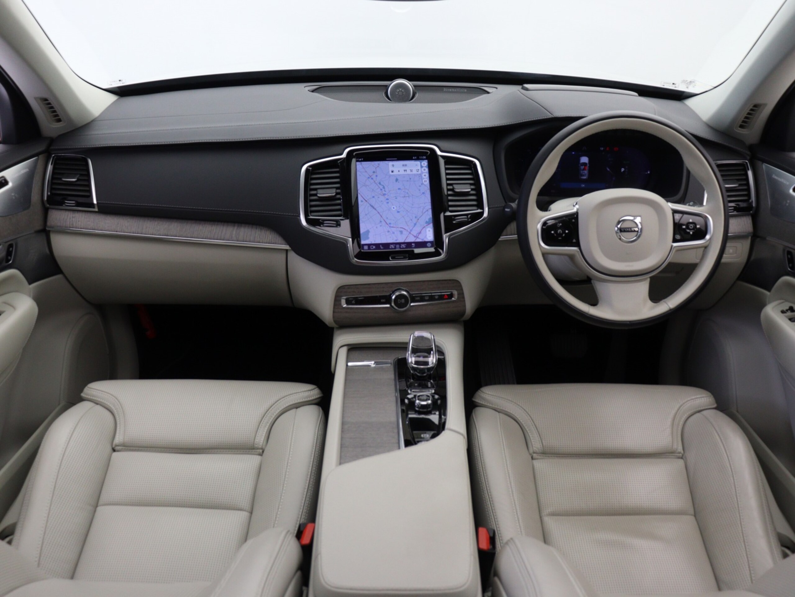 2023 Volvo Xc90 — photo 2