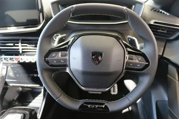 Peugeot 208GT Serenium Edition — photo 8