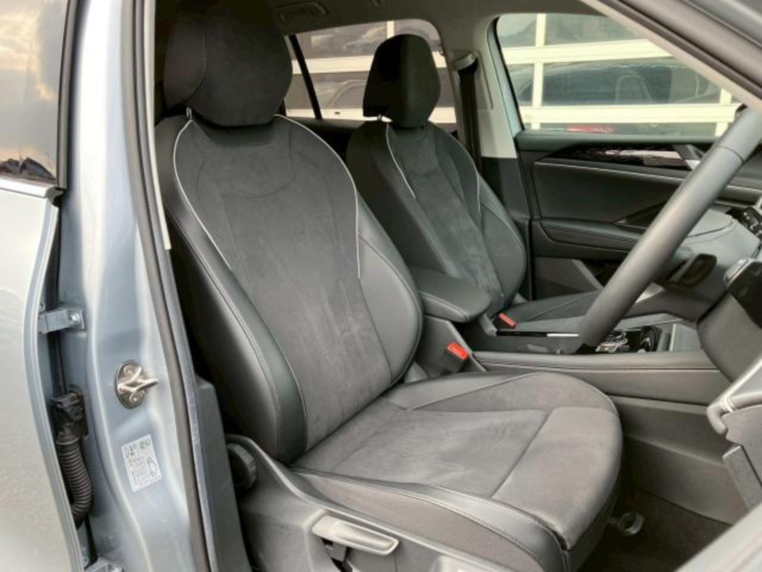 Volkswagen Tiguan TDI 4Motion Elegance Diesel Turbo 4WD — photo 9