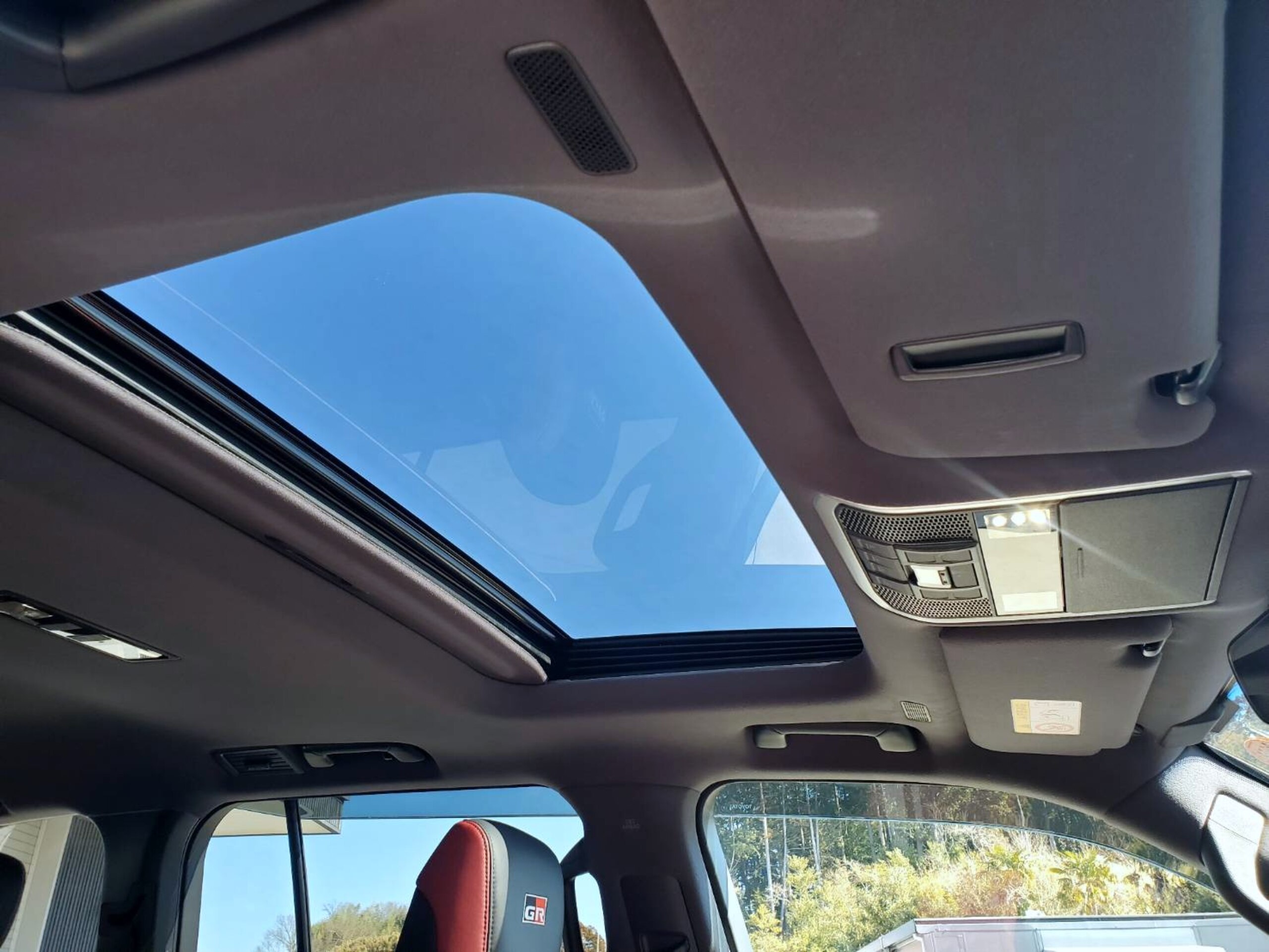 Toyota Land Cruiser 300 3.5 GR Sport 4WD — photo 7