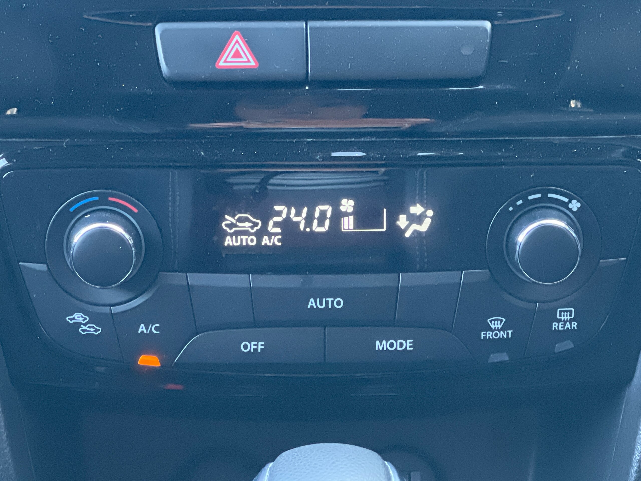 Suzuki Escudo 1.5 4WD Dual Sensor Brake Support — photo 8