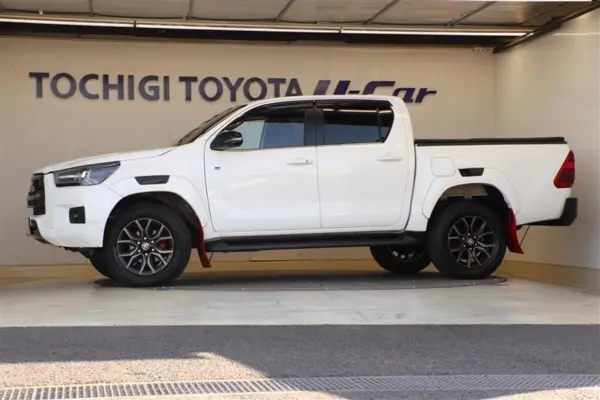 2022 Toyota Hilux — photo 2