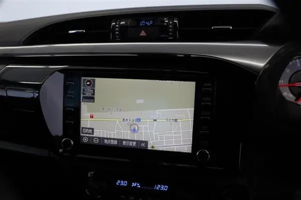 Toyota Hilux 2.4 Z GR Sport Diesel Turbo 4WD (White) — photo 8