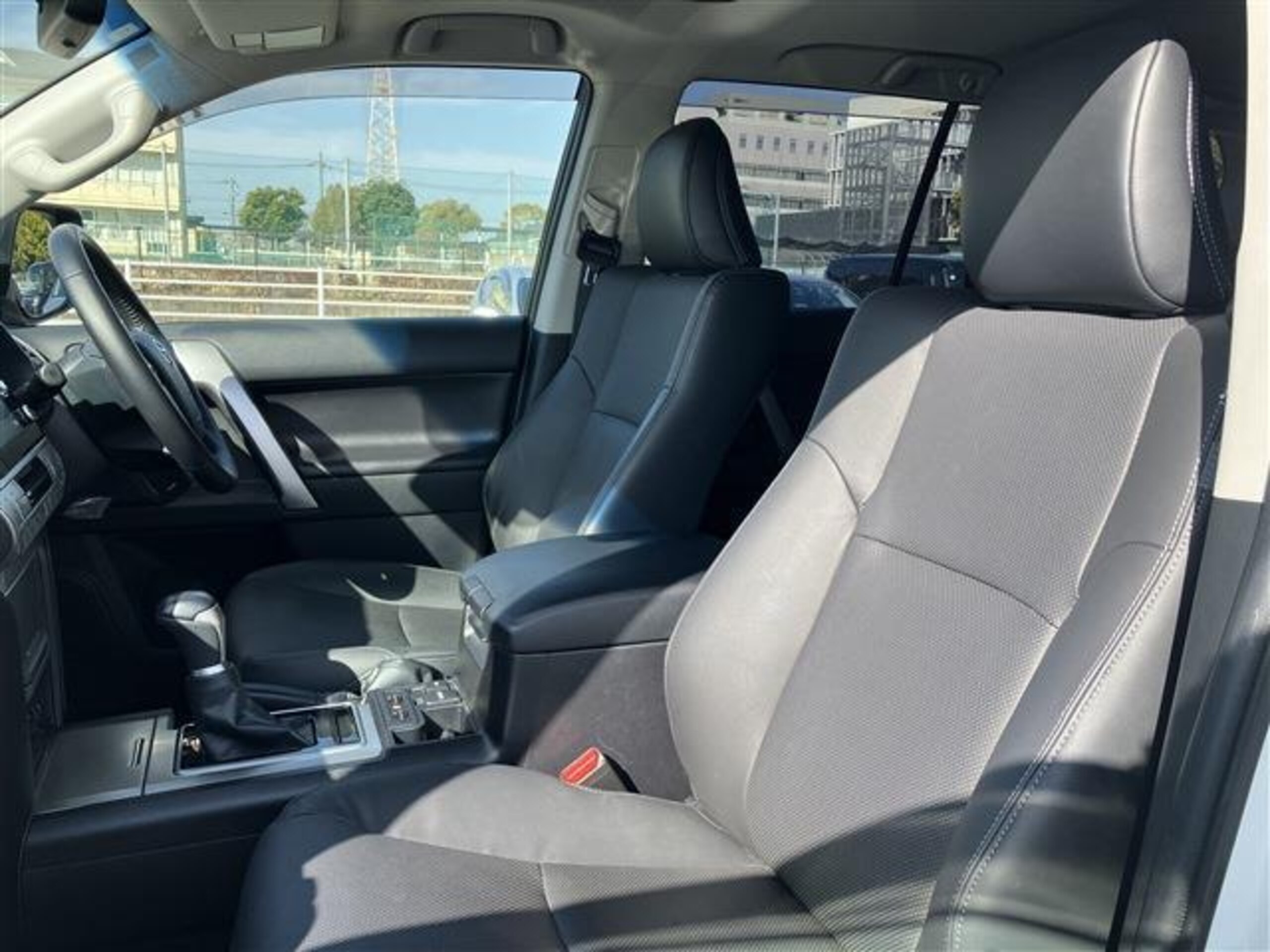 Toyota Land Cruiser Prado 2.7 TX L Package 4WD — photo 8