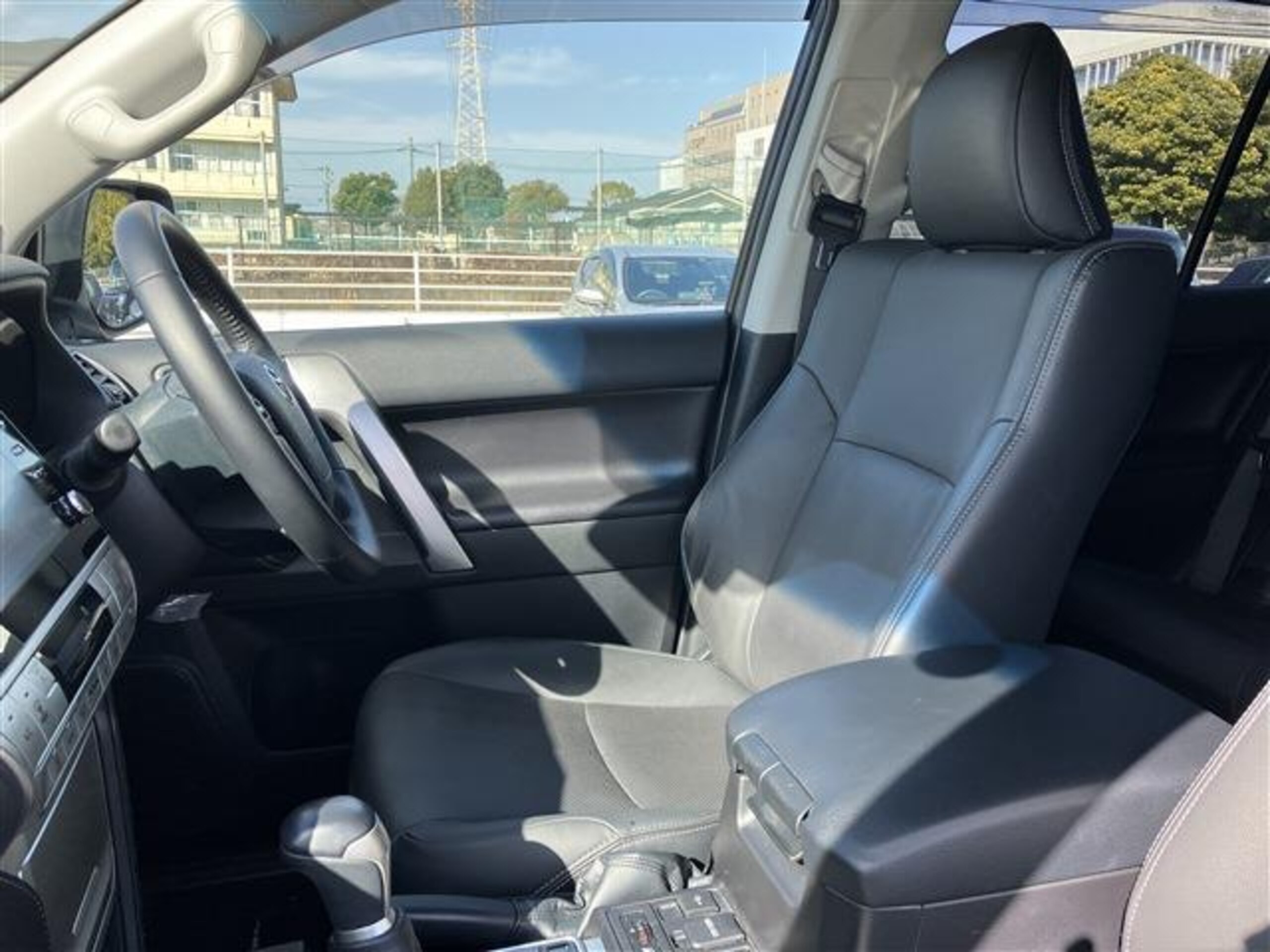 Toyota Land Cruiser Prado 2.7 TX L Package 4WD — photo 9