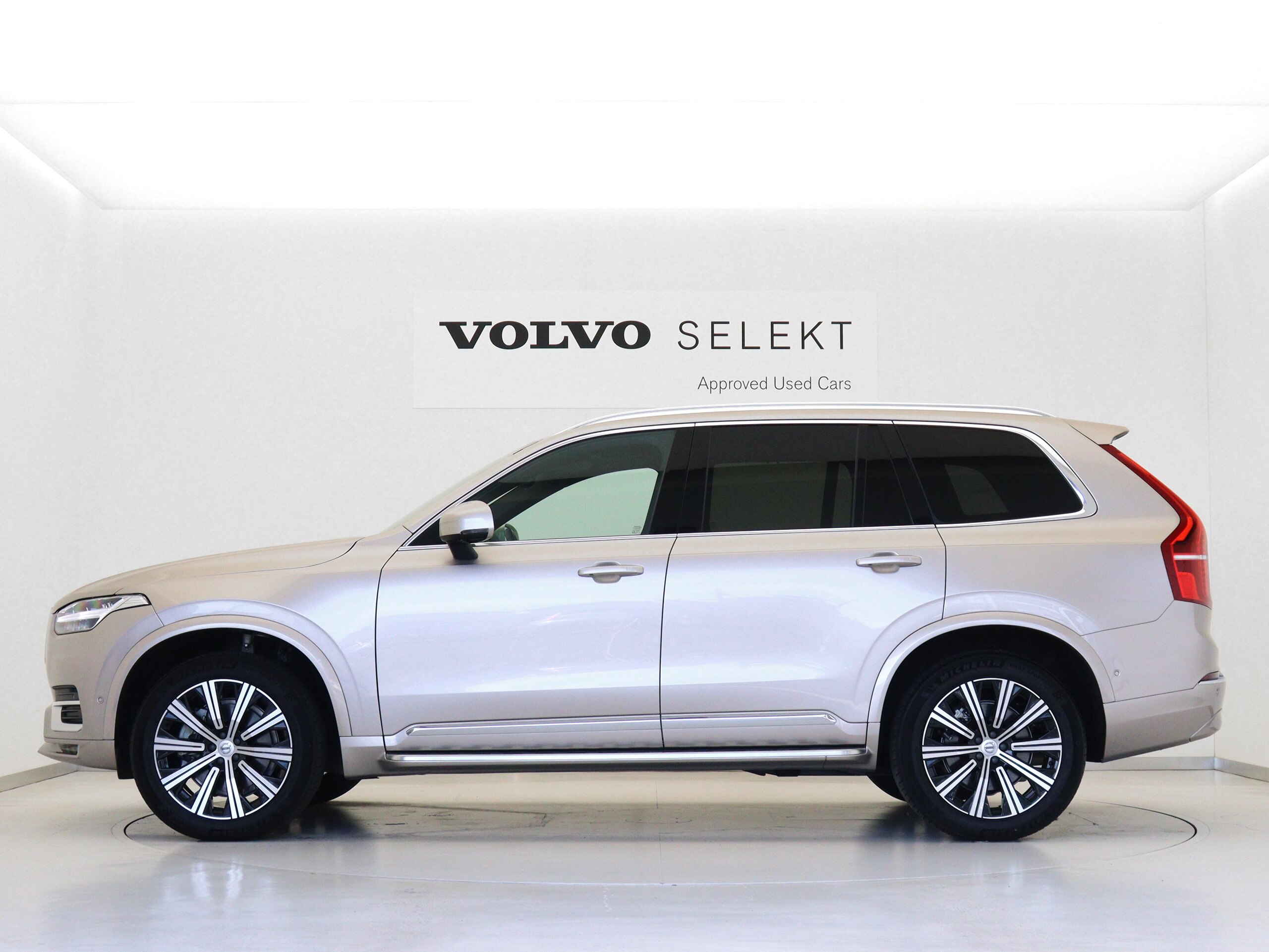 Volvo XC90 Ultimate B5 AWD 4WD Sunroof B&W Air Suspension 2025 Model 3-Row 7-Seater Google Built-in Dashcam 48V Running Boards Bright Dusk Metallic Brown Leather Relaxation Function Crystal Shift Knob Black Ash Wood Panel 20AW — photo 7