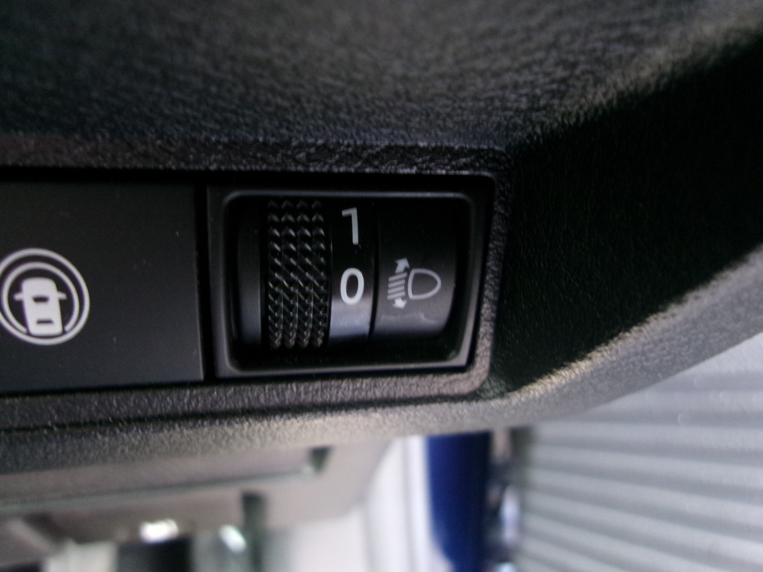 Nissan Note 1.2 S with Memory Navigation TV, ETC 2.0, and Premium Options — photo 9