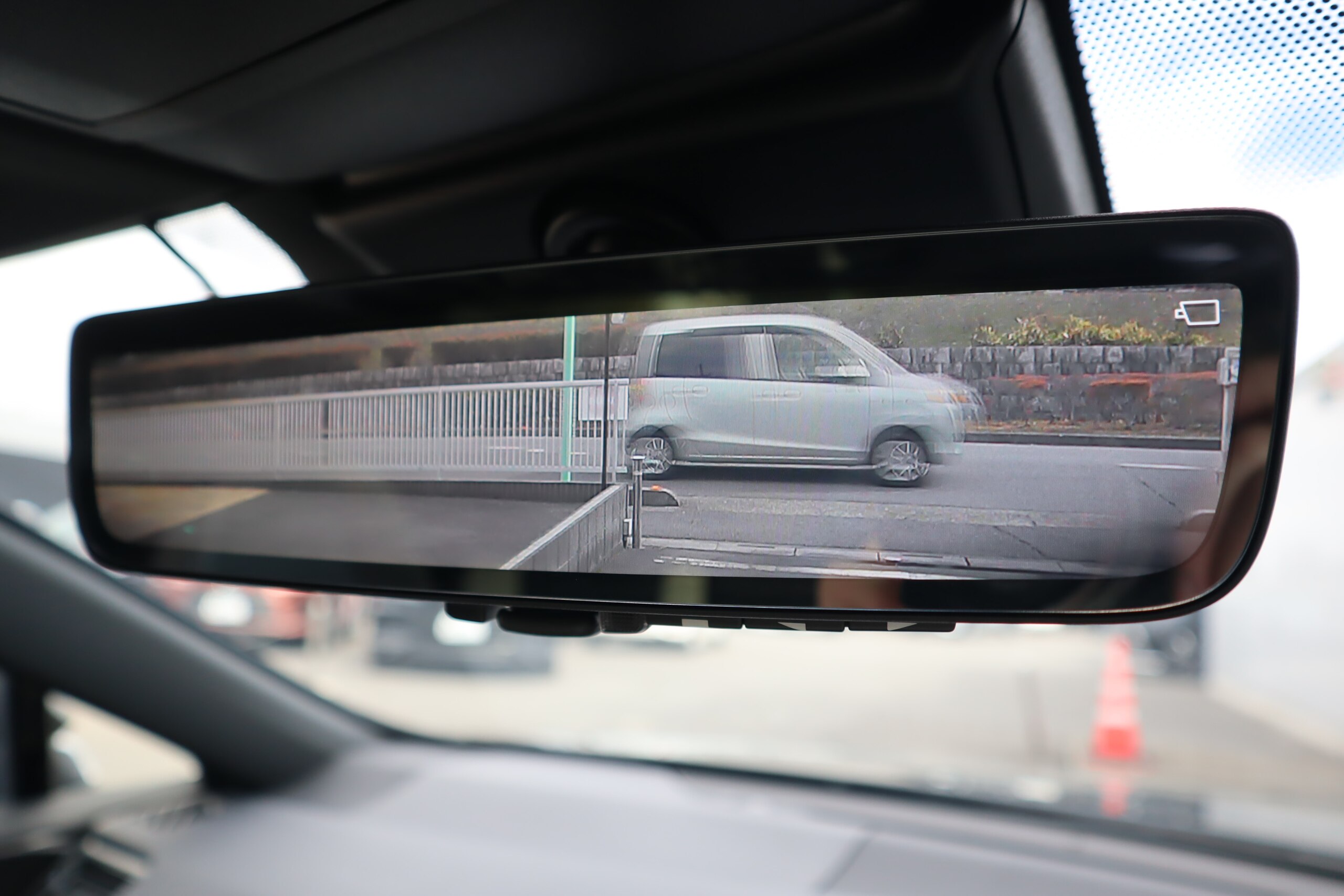 Lexus NX 350h F Sport — photo 9