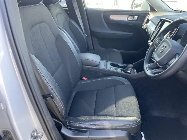 Volvo XC40 T4 Momentum — photo 7