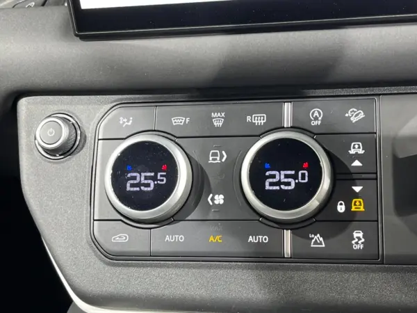 Land Rover Defender Hakuba Edition — photo 7