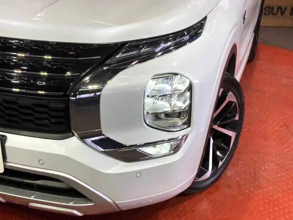 Mitsubishi Outlander PHEV 2.4 P 4WD Panorama Sunroof Silver Roof Rail Genuine 9-inch Navi All-Around Camera BOSE Sound My Pilot Radar Cruise Electric Rear Gate Corner Sensor Smart Key LED Head ETC2.0 (White Diamond) — photo 8