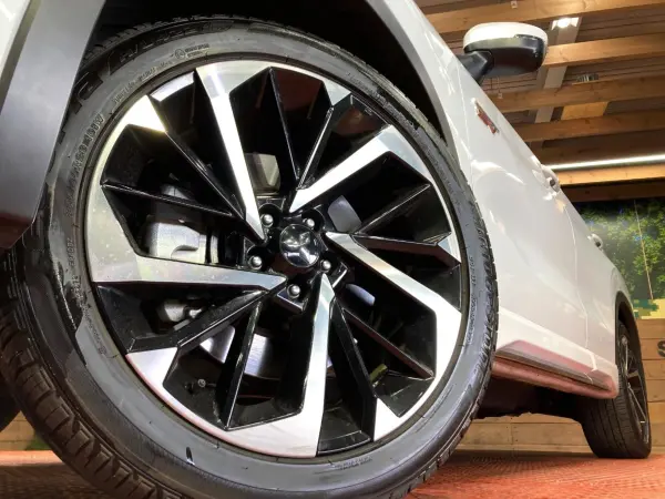 Mitsubishi Outlander PHEV 2.4 P 4WD Panorama Sunroof Silver Roof Rail Genuine 9-inch Navi All-Around Camera BOSE Sound My Pilot Radar Cruise Electric Rear Gate Corner Sensor Smart Key LED Head ETC2.0 (White Diamond) — photo 9