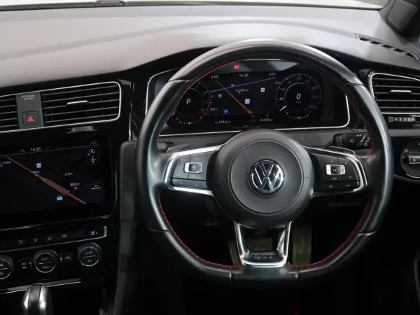 2019 Volkswagen Golf — photo 3