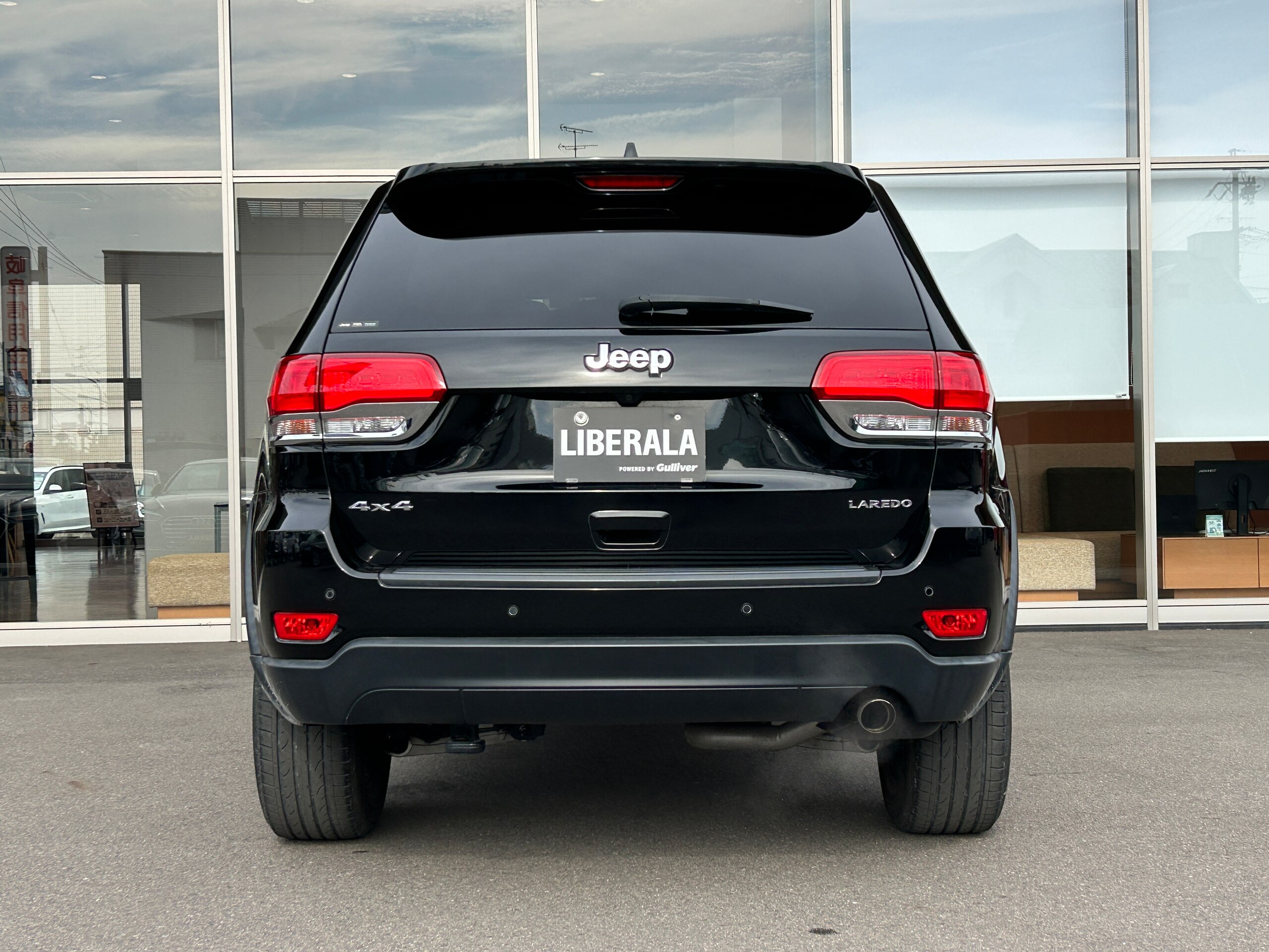 Jeep Grand Cherokee Laredo 4WD — photo 9