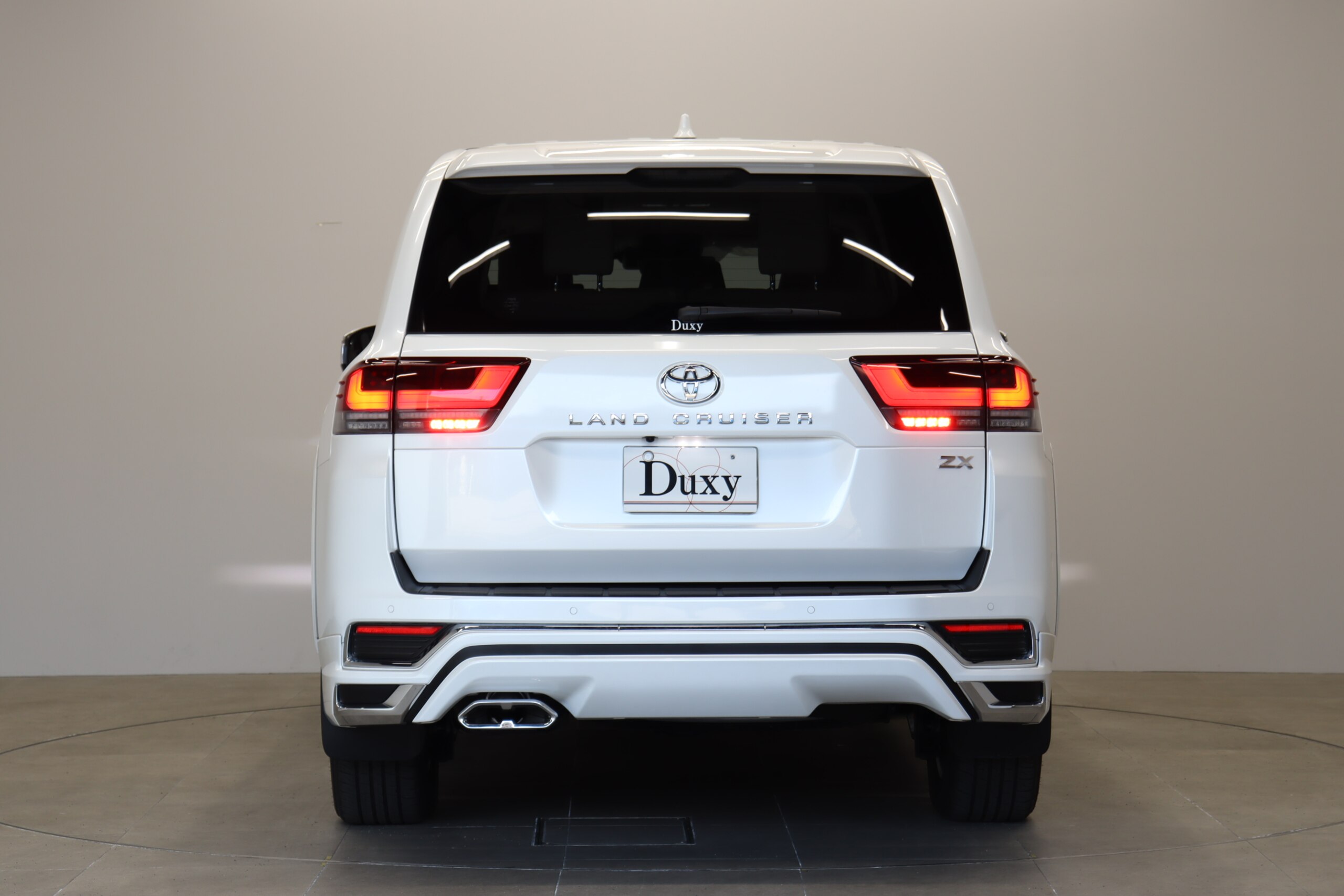 Toyota Land Cruiser 300 3.5 ZX 4WD — photo 8