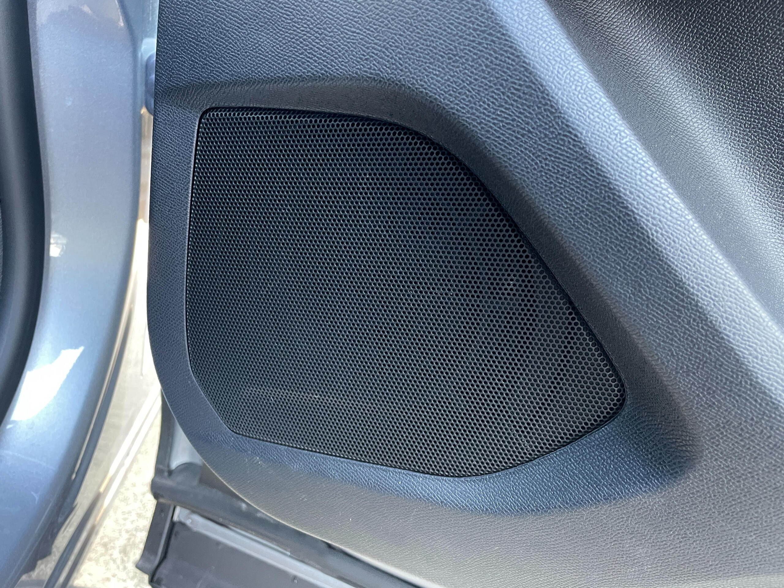 Peugeot 5008 GT Executive Edition Limited 120 Units Black Leather 360° Camera (Silver Two-Tone) — photo 7