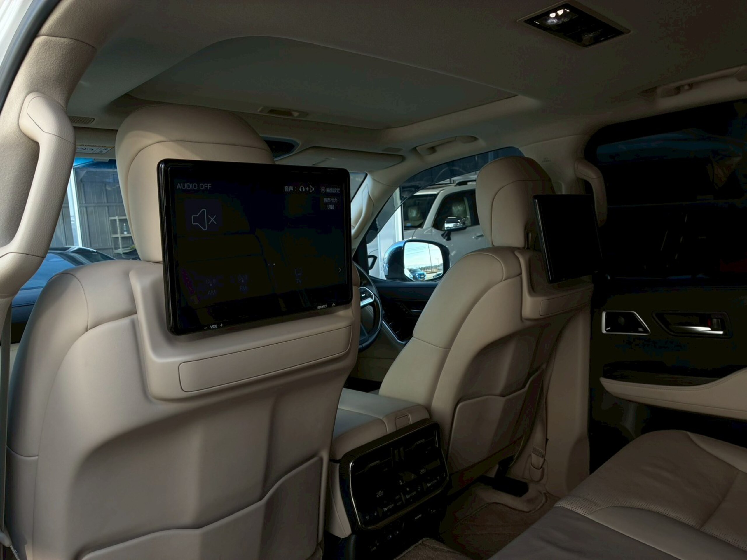 Toyota Land Cruiser 300 3.5 ZX 4WD — photo 7