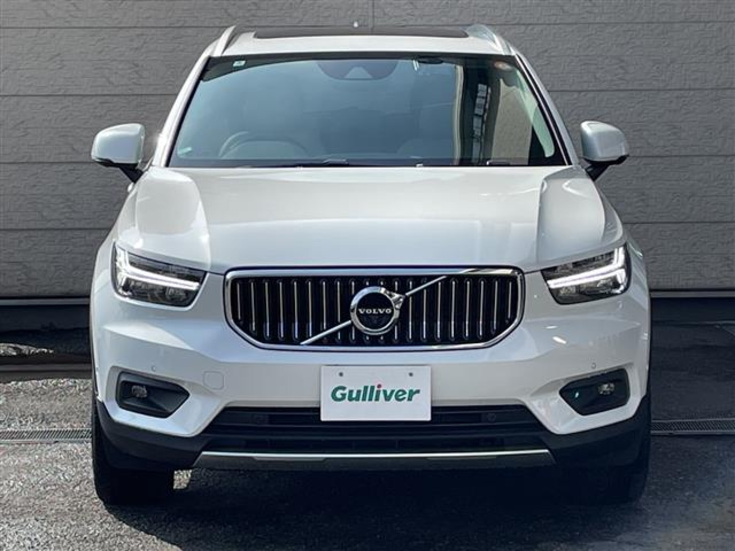 Volvo XC40 B4 AWD Inscription 4WD with Navigation/360 Camera/Sunroof/Spare Key (Pearl) — photo 8