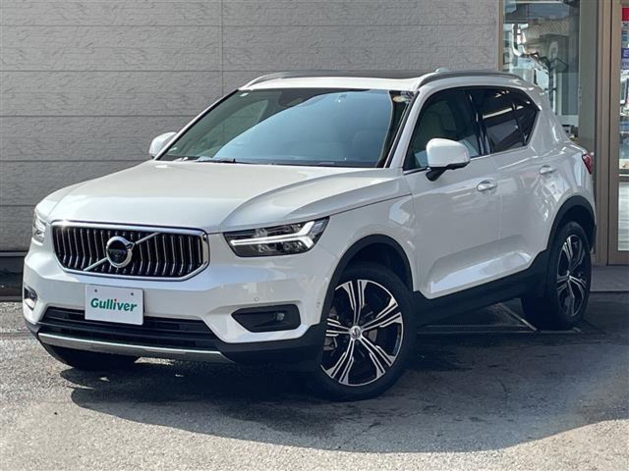 Volvo XC40 B4 AWD Inscription 4WD with Navigation/360 Camera/Sunroof/Spare Key (Pearl) — photo 9