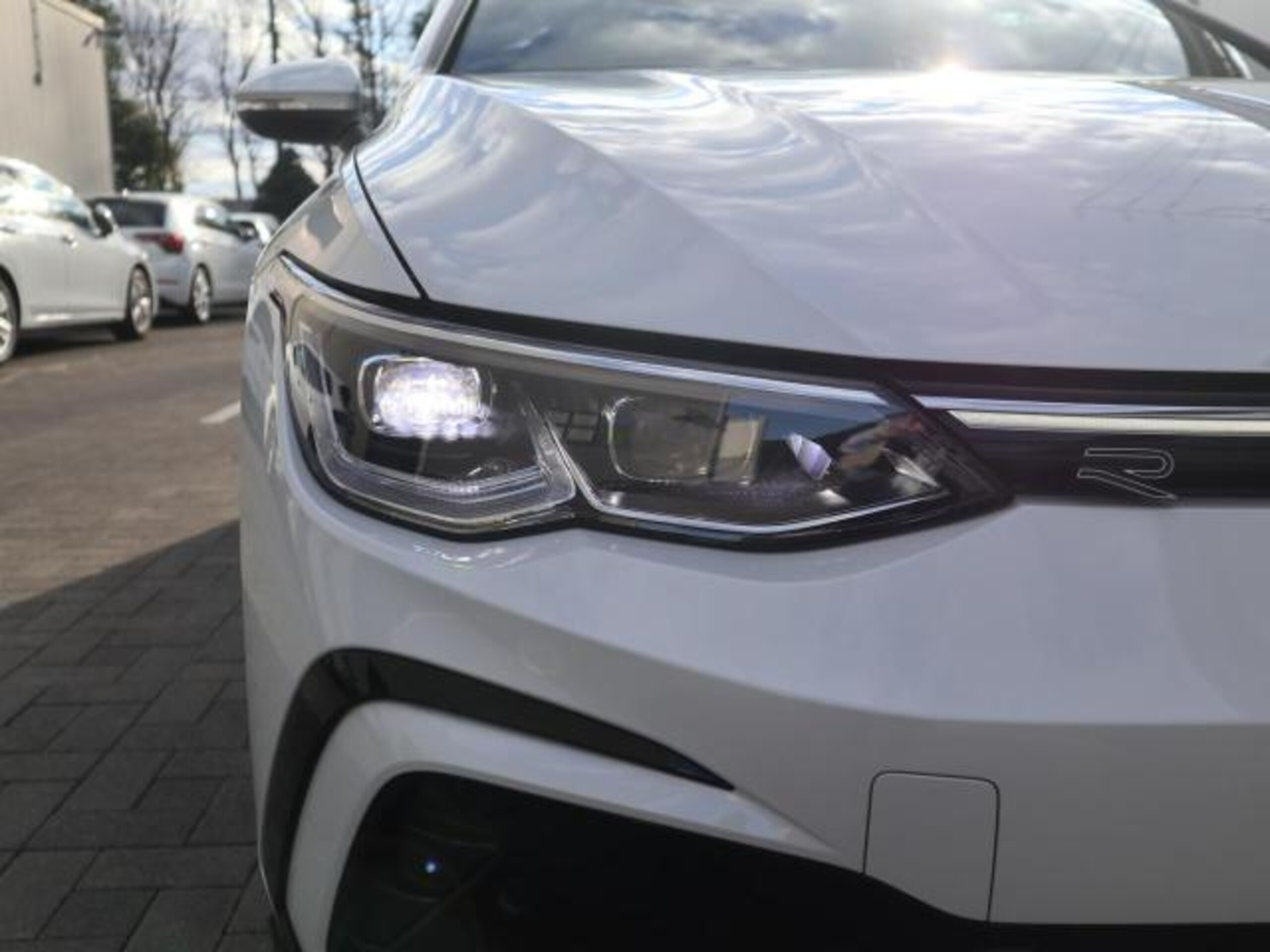 2021 Volkswagen Golf — photo 2