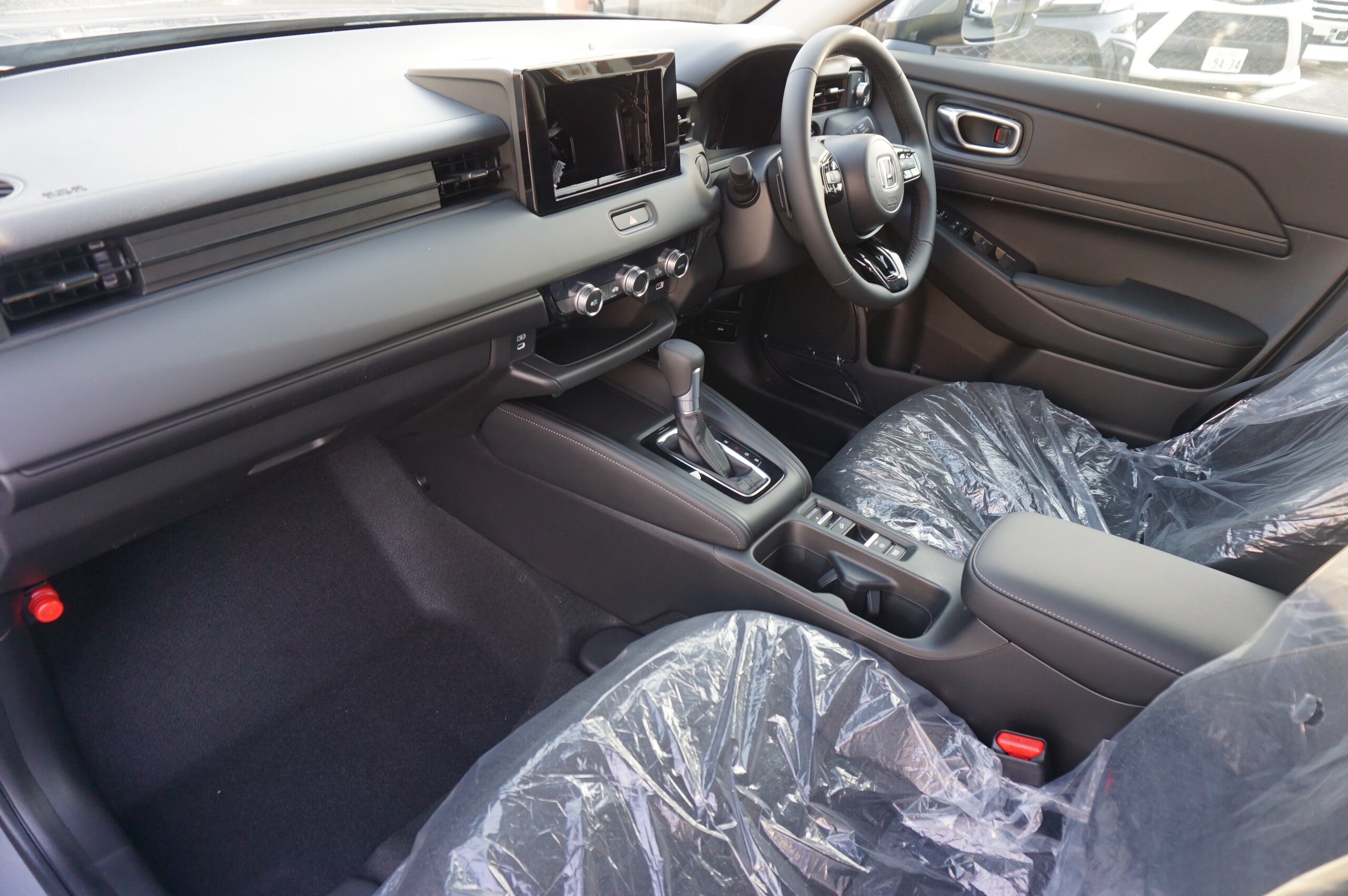 Honda Vezel 1.5 e:HEV X 4WD — photo 9