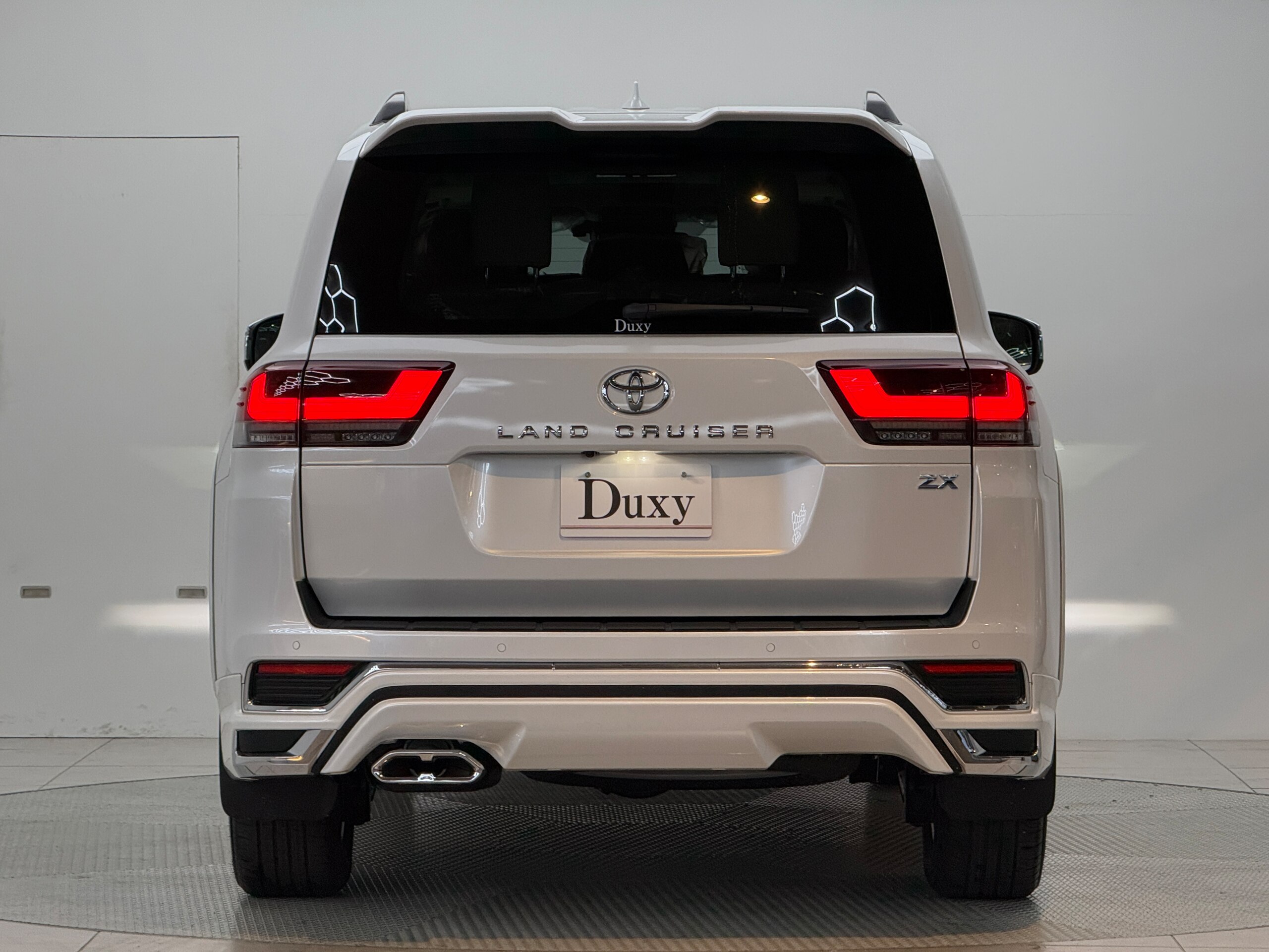 2025 Toyota Landrcuiser 300 — photo 3