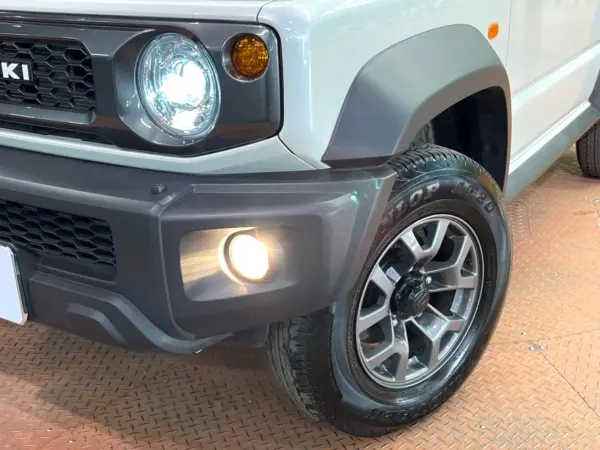 Suzuki Jimny Sierra 1.5 JC 4WD Safety Support Display Audio Corner Sensor Cruise Control Seat Heater LED Head Auto Light Downhill Assist Smart Key ETC Genuine 15-inch Alloy Idling Stop (Pure White Pearl) — photo 8