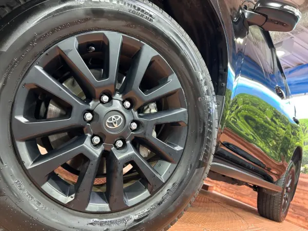 Toyota Land Cruiser Prado 2.7 TX L Package Matte Black Edition 4WD Non-Smoking Car/Sunroof/Genuine 9-inch Navigation/360-Degree Camera/Collision Damage Mitigation/Blind Spot Monitor/Radar Cruise/Digital Inner Mirror/Front Seat Air Conditioning/Dash Cam/LED Headlights/Corner Sensors (Black) — photo 9