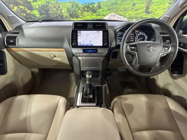 2023 Toyota Landcruiser Prado — photo 2