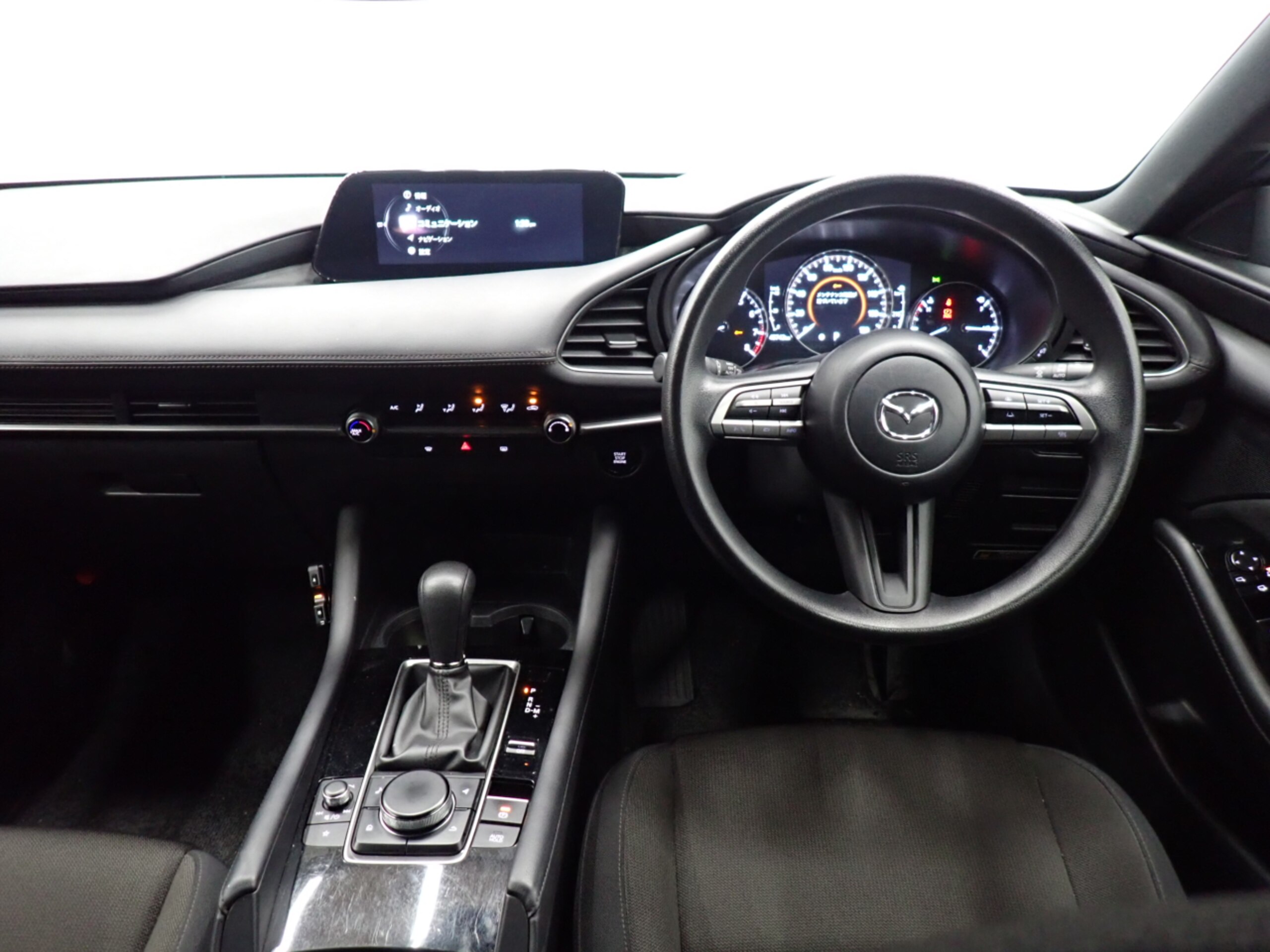 Mazda MAZDA3 Fastback 1.5 15C — photo 8