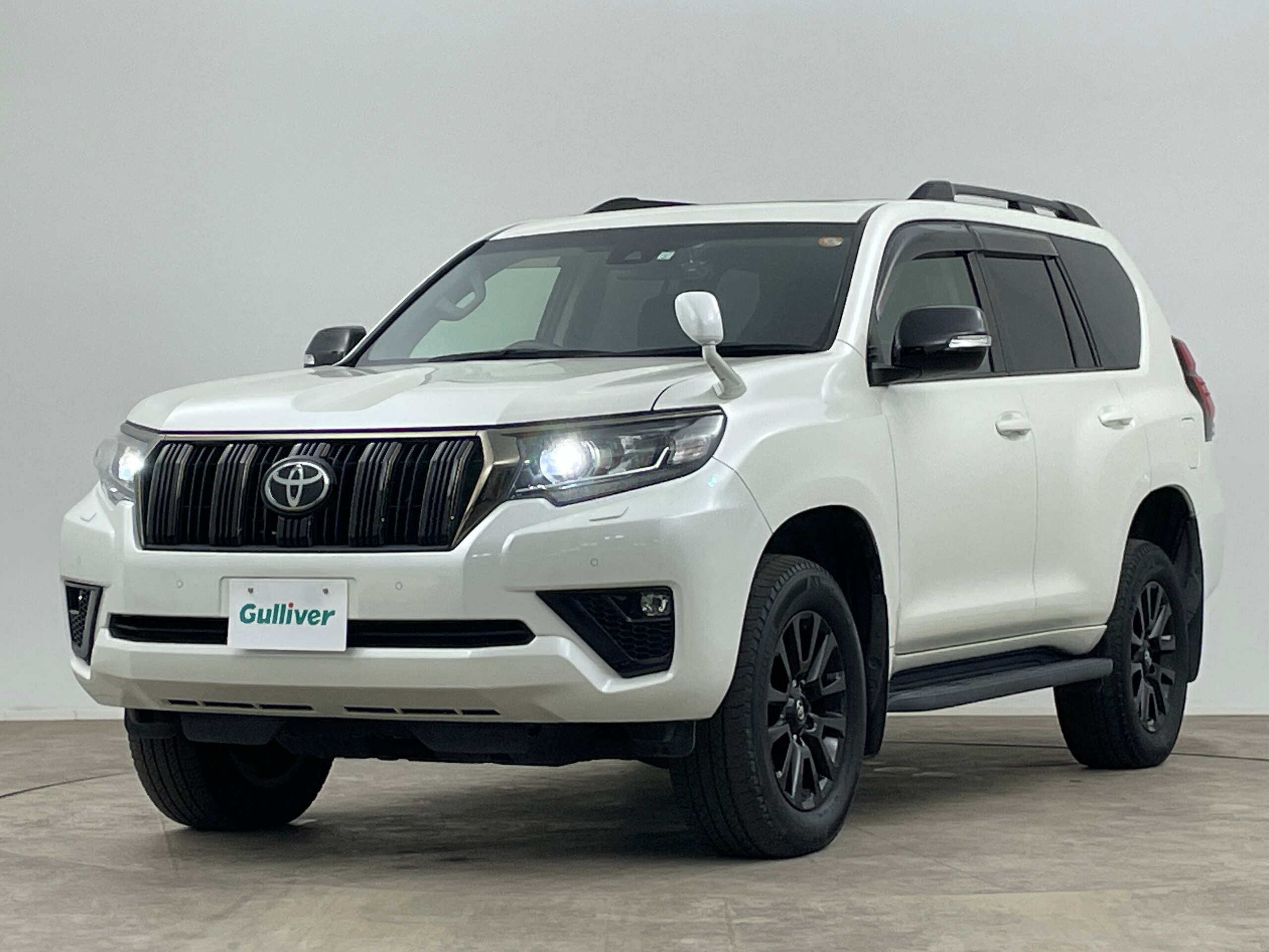 2021 Toyota Land Cruiser Prado — photo 3