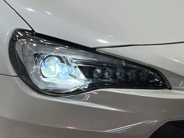 Subaru BRZ 2.0 GT Late H-Type 6MT Rear Spoiler STI Tower Bar Non-Smoking Car SD Navi Backup Camera ETC Seat Heater Dedicated Half Leather Seat Leather-Wrapped Steering Wheel LED Headlights Genuine 17-inch Alloy Wheels (Crystal White Pearl) — photo 9