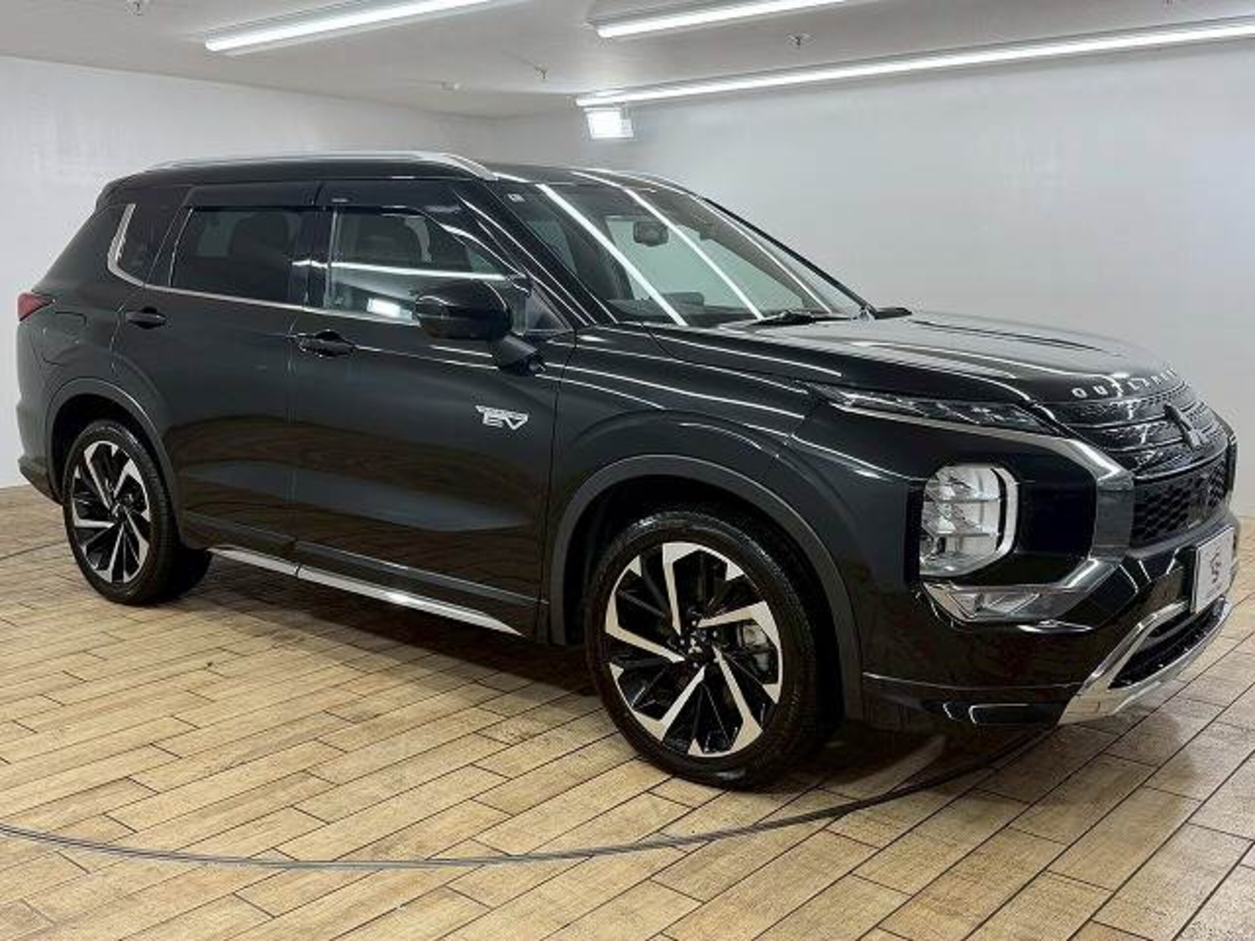 Mitsubishi Outlander PHEV 2.4 P 4WD — photo 9