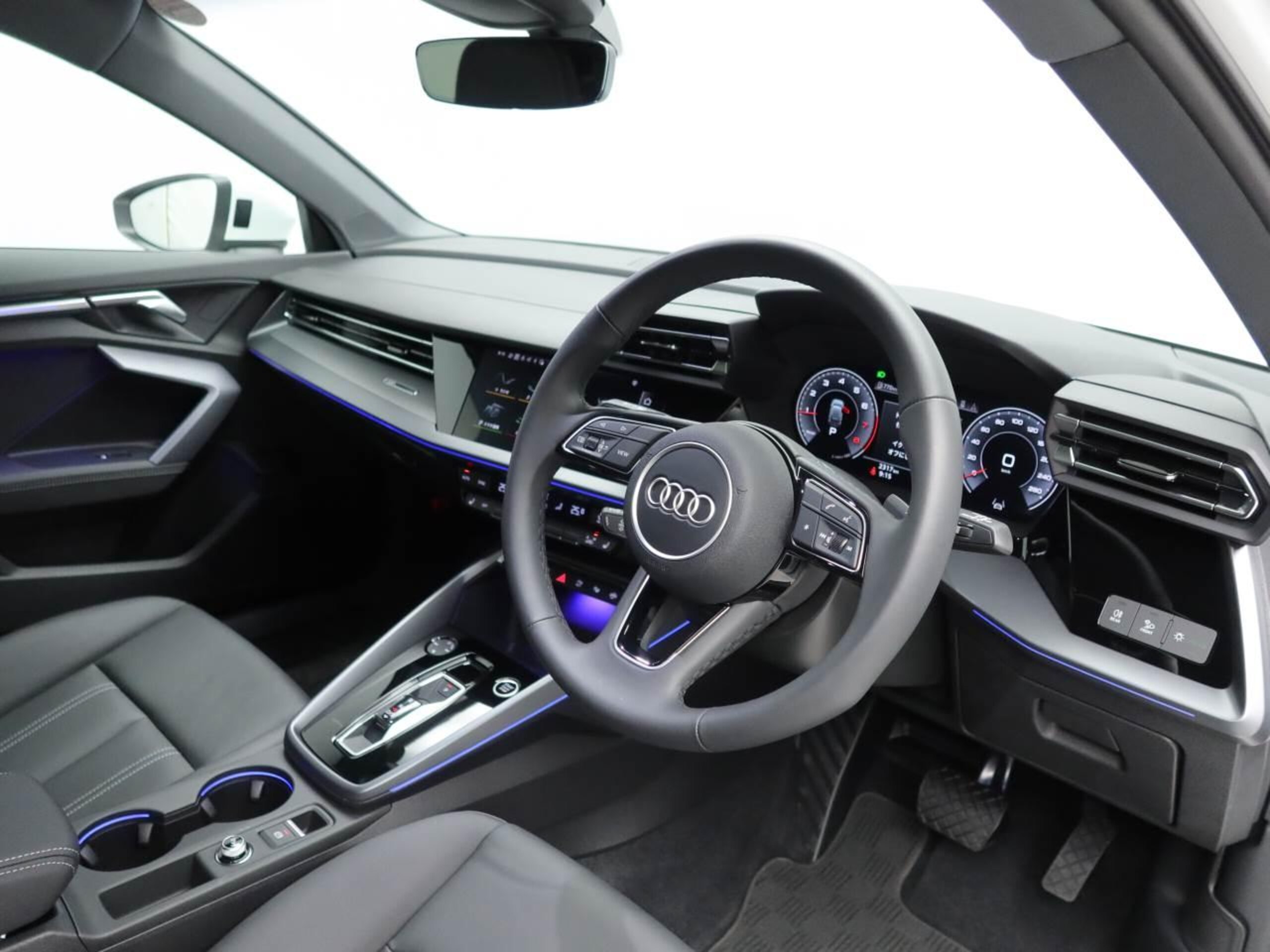Audi A3 Sportback 30 TFSI Advanced — photo 7