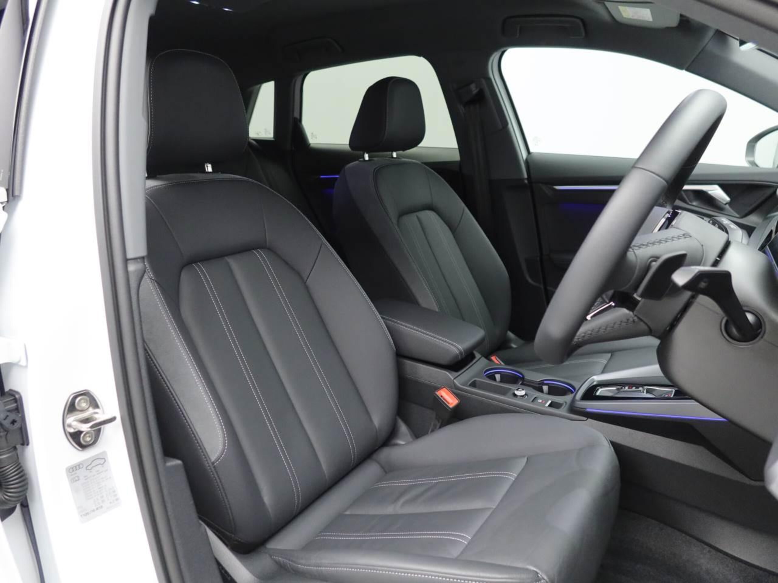 Audi A3 Sportback 30 TFSI Advanced — photo 9