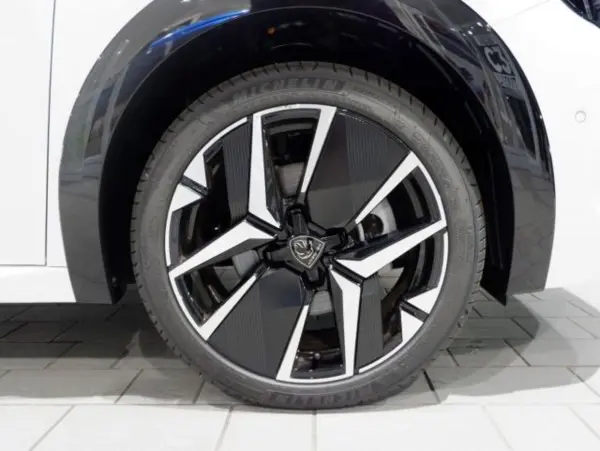 Peugeot 208GT — photo 7