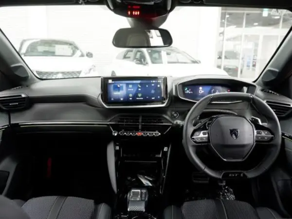 2025 Peugeot 208 — photo 2