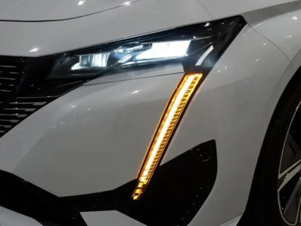 Peugeot 308GT Hybrid — photo 7