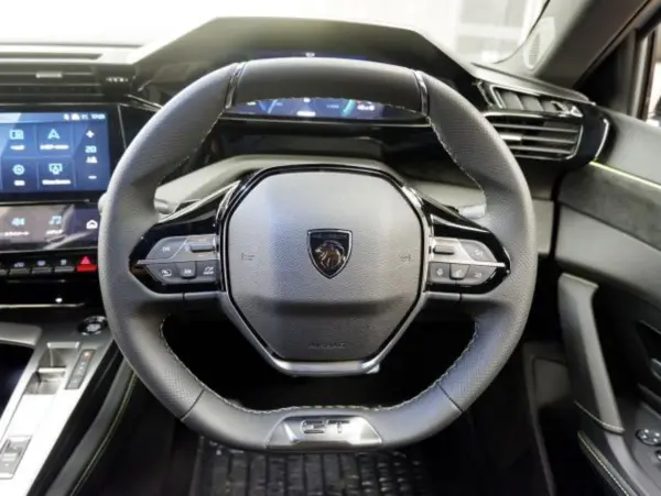 Peugeot 308GT Hybrid — photo 9