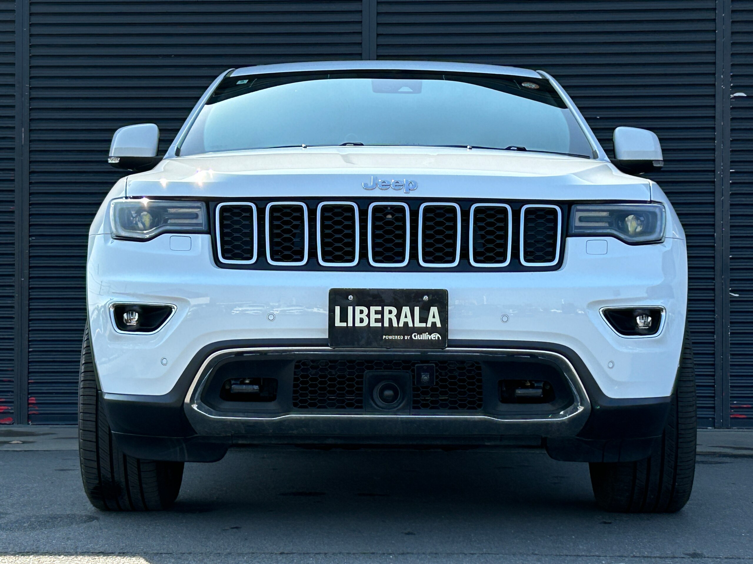 Jeep Grand Cherokee Limited (without Air Suspension) 4WD Late Model with Collision Mitigation, ACC, LaneSense, BSM, Front/Side/Rear Camera, ParkSense, RAYS 20-inch Alloy Wheels, Black Leather Seats, Seat Heater/Cooler with Memory Power Seats, Power Tailgate, ALPINE Sound System, Digital Inner Mirror, LED, Navigation, TV, Bluetooth, ETC, Front/Rear Dashcam, Genuine Alloy Wheels (Bright White Clear Coat) — photo 9