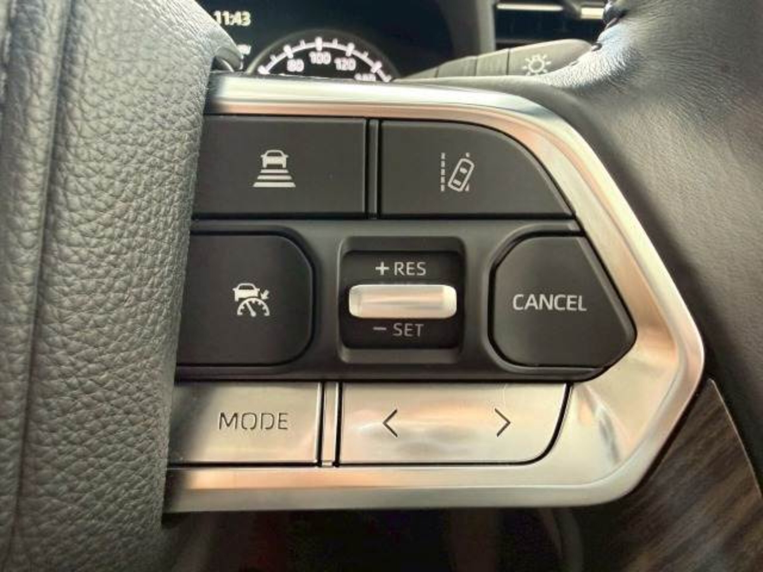 Toyota Land Cruiser 300 3.5 ZX 4WD — photo 7