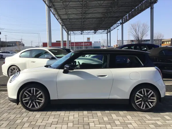 2025 Mini Cooper — photo 2