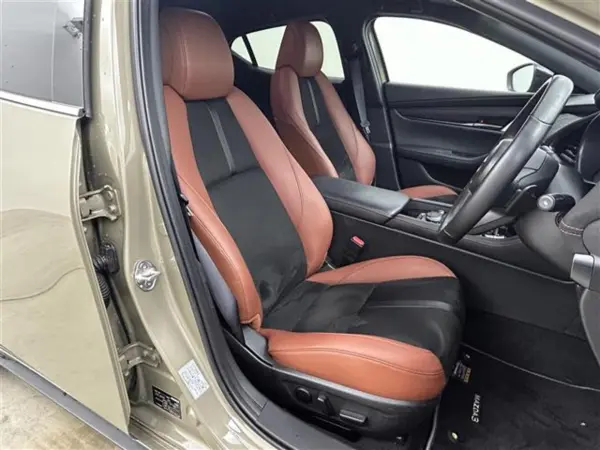 Mazda MAZDA3 Fastback 1.8 XD Retro Sports Edition Diesel Turbo — photo 8