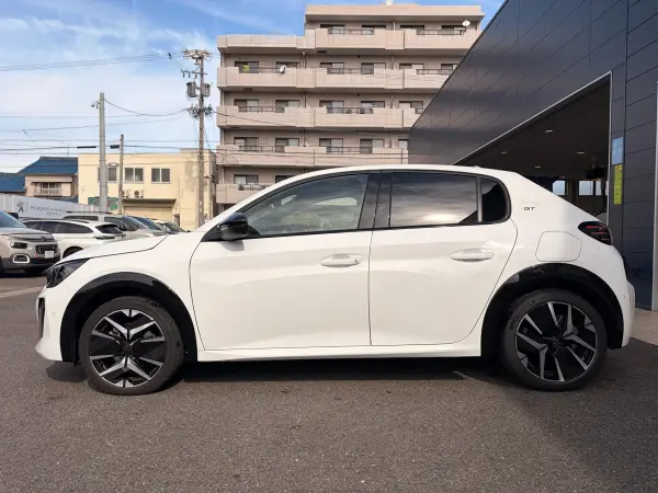 2025 Peugeot 208 — photo 3