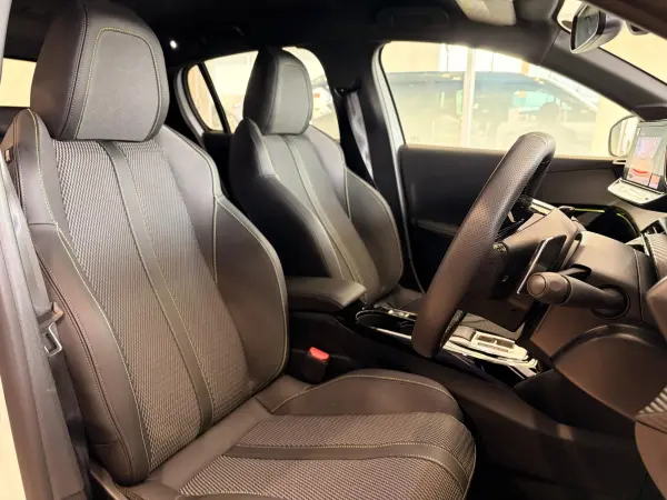 Peugeot 208GT Facelift Model — photo 7