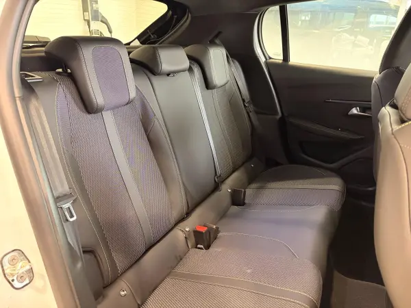 Peugeot 208GT Facelift Model — photo 8