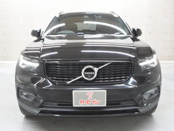 Volvo XC40 B4 AWD R Design 4WD One-Owner Car Panoramic Roof Adaptive Cruise Control Harman Kardon Blind Spot Monitor Collision Mitigation Braking Full-Seg TV 360-Degree Camera Backup Monitor Power Tailgate (Black) — photo 9